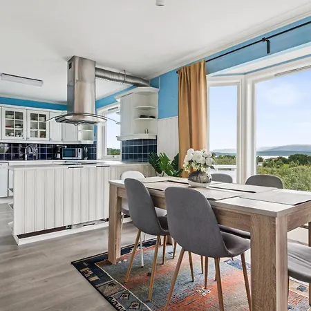 Koselig Hus Med Fantastisk Utsikt I Séjour chez l'habitant *