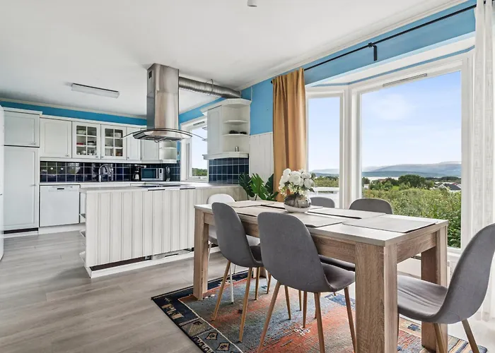 Koselig Hus Med Fantastisk Utsikt I منزل للإقامة *