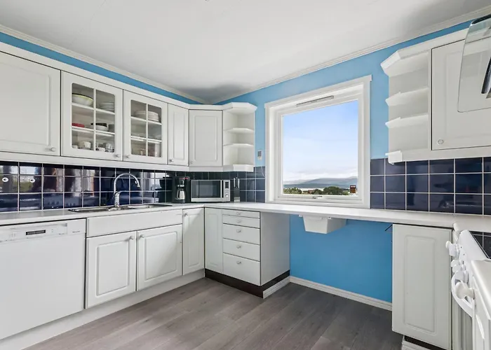 Koselig Hus Med Fantastisk Utsikt I *