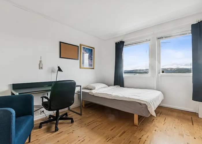 Koselig Hus Med Fantastisk Utsikt I בית אירוח